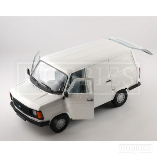 Italeri Ford Transit Van Mkii 1/24 Scale Picture 3