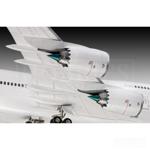 Revell Boeing 747-8 1/144 Scale Picture 4