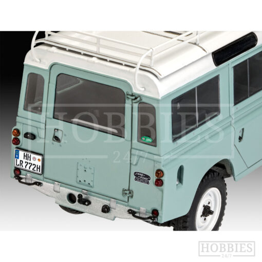 Revell Land Rover Series 111Lwb 1/24 Scale Picture 4