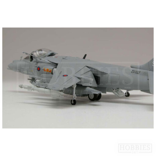 Airfix Panavia Tornado F3 Starter Set 1/72 Scale Picture 2