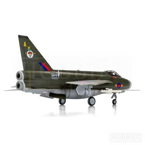 Airfix English Electric Lightning F2A Starter Set 1/72 Scale Picture 2
