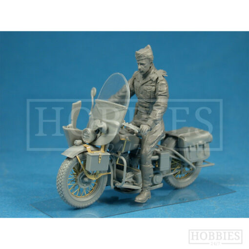 Miniart US Millitary Policeman With Motorcycle 1/35 Scale