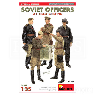 Miniart Soviet Officers at Field Briefing 1/35 Scale